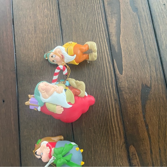 Disney Snowwhite 3 dwarfs Ornaments - Picture 6 of 7